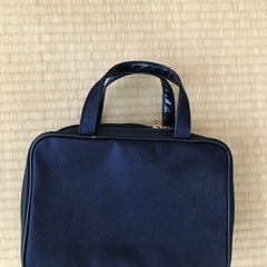 資生堂　紺色ポーチの画像