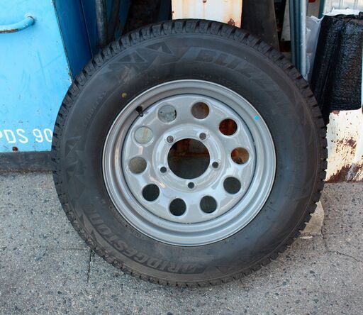 ブリヂストン ブリザック DM-V2 1スタッドレスタイヤホイール（鉄）付き４本