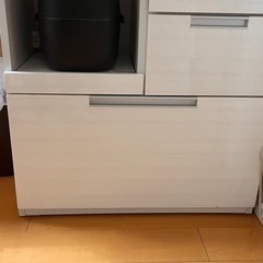 食器棚の画像