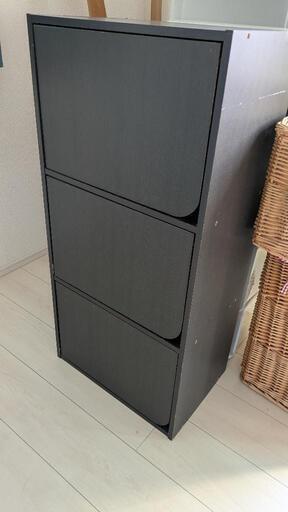 ドア付きカラーボックス