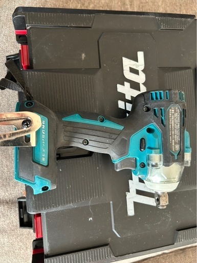 マキタ  インパクトレンチ 
TW300D    