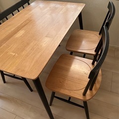 取引中　テーブル　チェアの画像