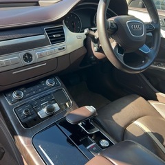 アウディA8 2015年式 車検ありの画像