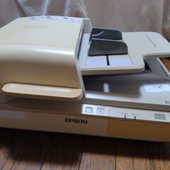 EPSON DS-6500のスキャナーです。