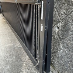 車庫用跳ね上げゲートの画像