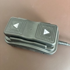 エステ台 施術台 エステ用電動ベッド 自動昇降式 電動昇降ベット マッサージベッド ブラウンの画像