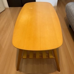 ナチュラル木製楕円形テーブルの画像