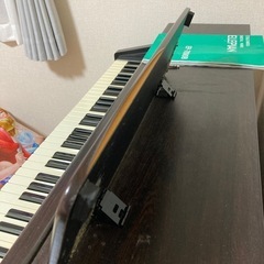 電子ピアノ　椅子もありますの画像