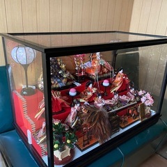 古い雛人形(箱付き)の画像