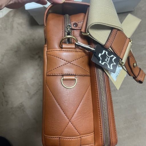 新品タグ付き希少！シルバーレイククラブ　ショルダーバッグ　オイルレザー　イケテイ