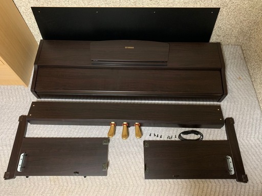 YAMAHA 
電子ピアノ　