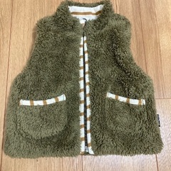 100円。リバーシブルベスト80cmの画像