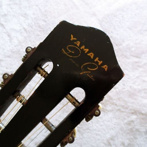 トップはスプルース単板の1962年貴重なビンテージＹＡＭＡＨＡ製ギター 1962年貴重なビンテージYAMAHA製ギター トップはスプルース単板