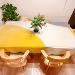 極美品— 定価22万原木ダイニングテープル6人用（回転式チェアシト6脚）セットの画像