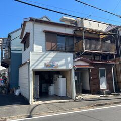 室内おんぼろ！でも立地バツグン！駐車場1台付き　戸建てですが　店...