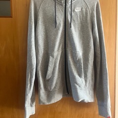 NIKEパーカー　Sサイズ
