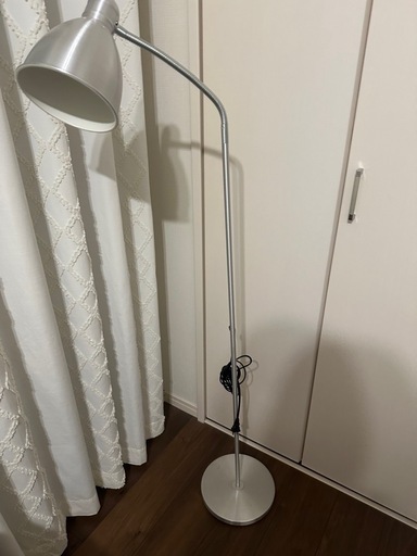 IKEA  照明　　スタンドライト