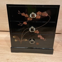 アンティーク・会津塗３段引き出し・伝統消金粉手書蒔絵