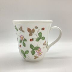 Wedgwood　蓋付きマグカップ【ワイルドストロベリー】