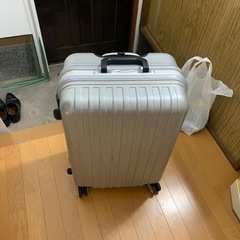 キャリーケース　　大きいサイズ