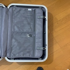 キャリーケース　　大きいサイズの画像