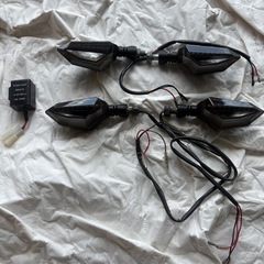 取引中 LEDウインカー　四つセット、posh リレー付き
