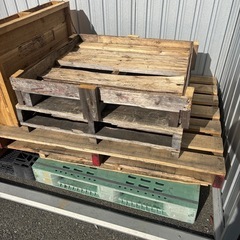 ゼロ円木製プラ製パレット キャンプの薪や木材工作等に 博多区半道橋の画像