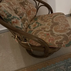 少し低めの椅子