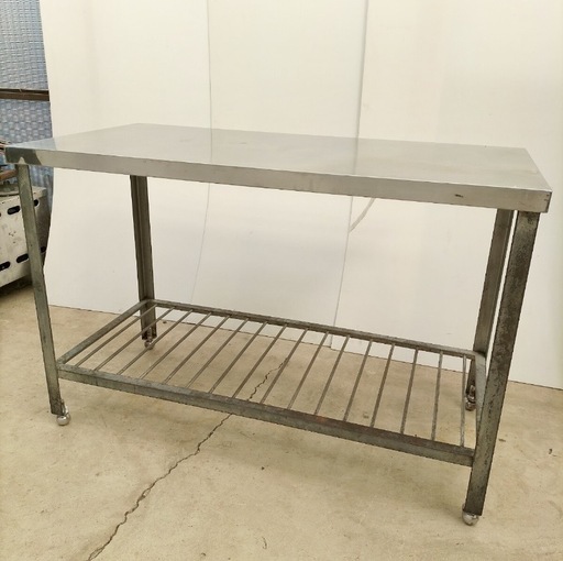 ⭕️受取人様決定⭕️直接引取り5%OFF　ステンレス作業台 幅1200×奥行き600×高さ800ｍｍ 作業台 調理台 業務用 厨房用品 厨房機器 飲食店 事業用 屋外 台 棚