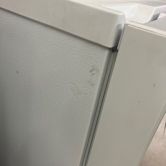 Hロ2502-142 配送不可 Hisense 冷蔵庫 HR-D13E3W 2023年製 動作確認済み キズ汚れ有り             の画像