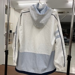 HA2502-171 配送不可　ellesseナイロンブルゾン パーカー ホワイト ストライプ 汚れ有りの画像