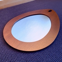 塩川公明堂、リーフ型（雫型）木製　壁掛け鏡　ウォールミラーの画像