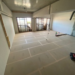 ⭕️リフォーム職人募集　月収３５万円以上可能！！（週３からOK・未経験OK）⭕️　日給15,000円〜25,000円の画像