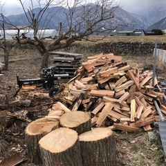 出張★薪割り作業致します！