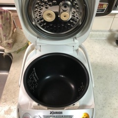 象印　圧力IH炊飯ジャー　NP-NS10の画像