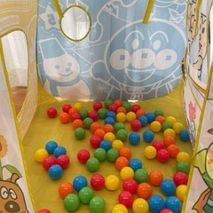 アンパンマンのボールプール（ボール90個付き、収納袋つき）の画像