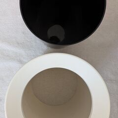 ゴミ箱①　白の画像