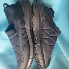 【ワークマン】靴　スリッポン　3LEEE ブラック　黒色　¥1000 かかと踏んでも履けます！の画像