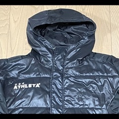 【冬物処分セール】アスレタATHLETA ハーフベンチコート フード付き　Mサイズの画像
