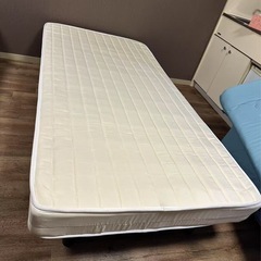 シングルベッドマットレス付き