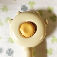 【最終お値下げ❣️】【未使用品】ペットブラシ 猫 ブラシ 犬 ブラシ 猫用ブラシ スリッカーブラシ 犬 ペット用ブラシ ワンプッシュ式 マッサージ 丸洗い可能 ペットの皮を傷つけない 犬猫通用 短毛 中毛 長毛種向け (Yellow)の画像