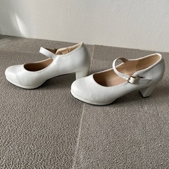 【ブライダルシューズ】白　パンプス　24.5cmの画像