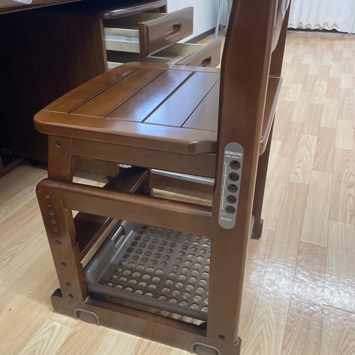 【送料込み】KOKUYO学習机 勉強机 ① 机 送料込み】KOKUYO学習机 勉強机 ① 机 - メルカリ