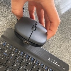 Bluetooth 持ち運び用　マウス＆キーボード　傷ありの画像