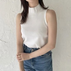 【タグ付】Ermé ❤️High neck nosleeve knitの画像