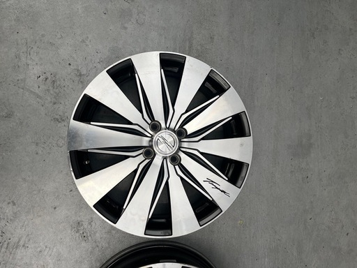 ロクサーニ17インチホイール4本