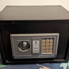 コンパクト金庫