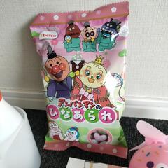 ひなあられと、幼児女の子向けおもちゃの画像