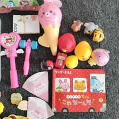 ひなあられと、幼児女の子向けおもちゃの画像