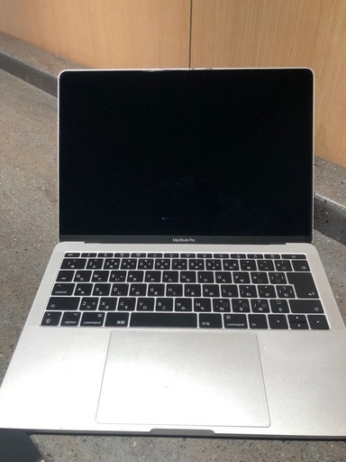 MacBook Pro (13-inch, 2017, Thunderbolt 3ポートx 2)